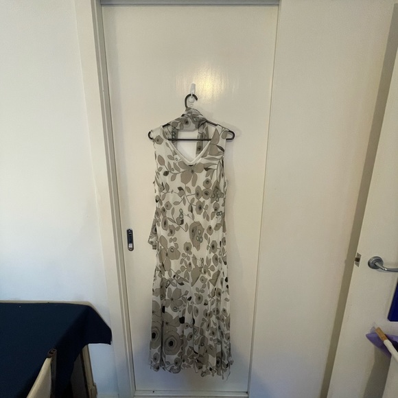 Liz Jordan grey and white dress in size 12 - Picture 4 of 5